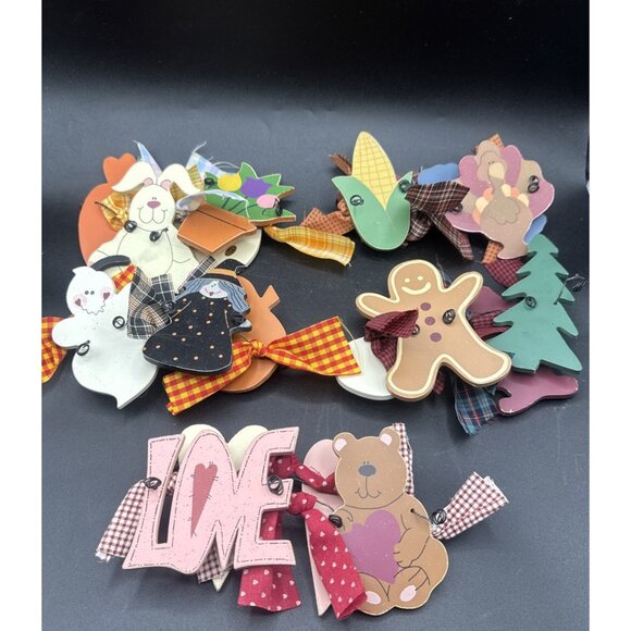 Folk Art 5 Holiday Wooden Cut Outs Halloween, Christmas, Thanksgiving,  WREATH - Picture 1 of 6